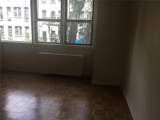 Rented by R New York | media 21