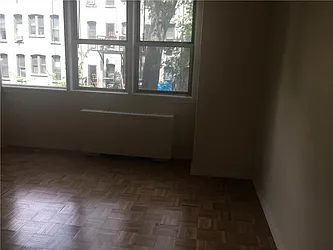 Rented by R New York