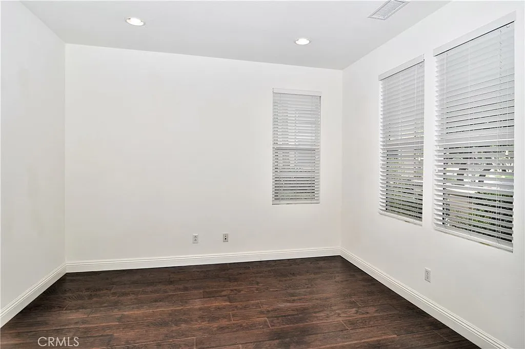 3 bed, 2.5 bath, 1869 sqft, $4,500 — Photo 3