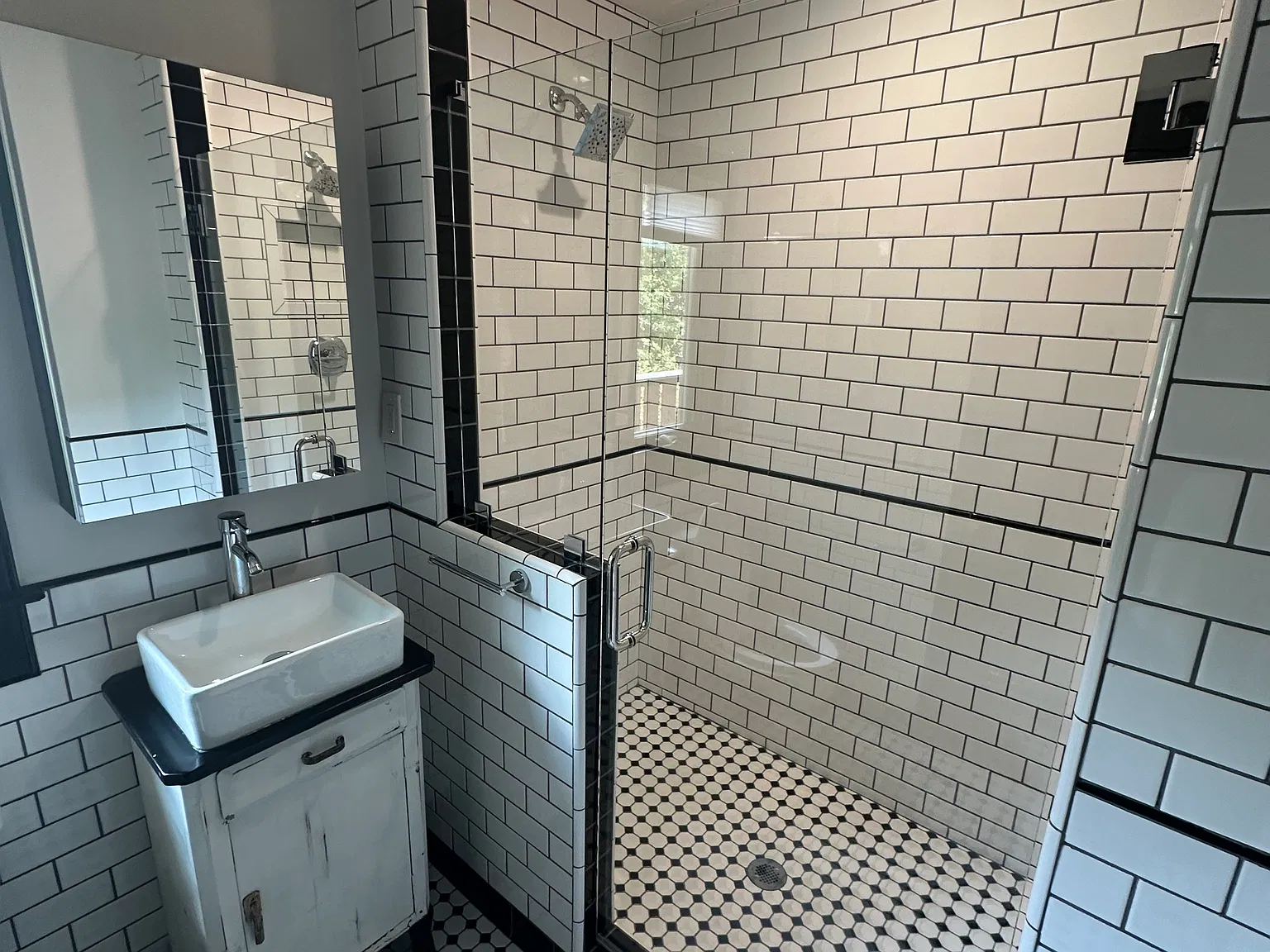 Studio, 750 sqft, $1,425 — Photo 2