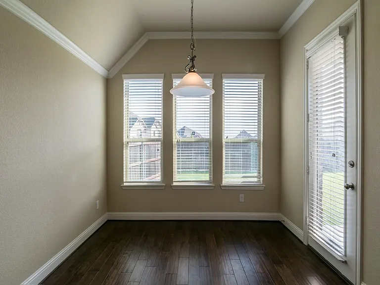 313 Wyndale Ct — Photo 12