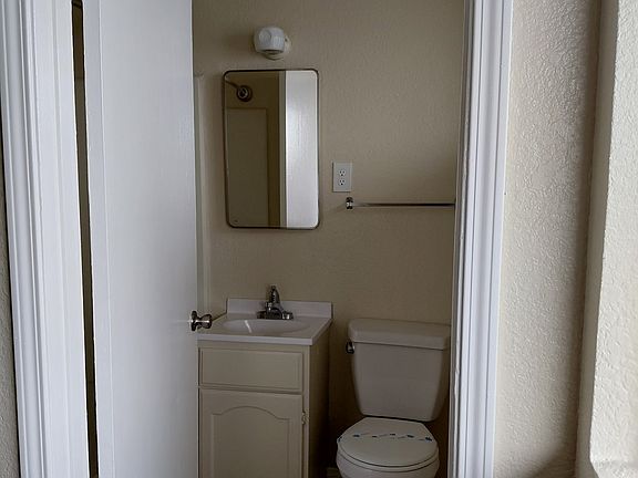 3rd image of 900 N Hacienda Blvd Unit 11