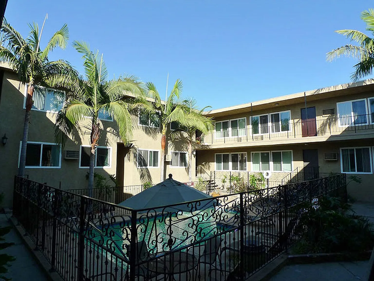Alhambra @ Studio City Apts. — Photo 1