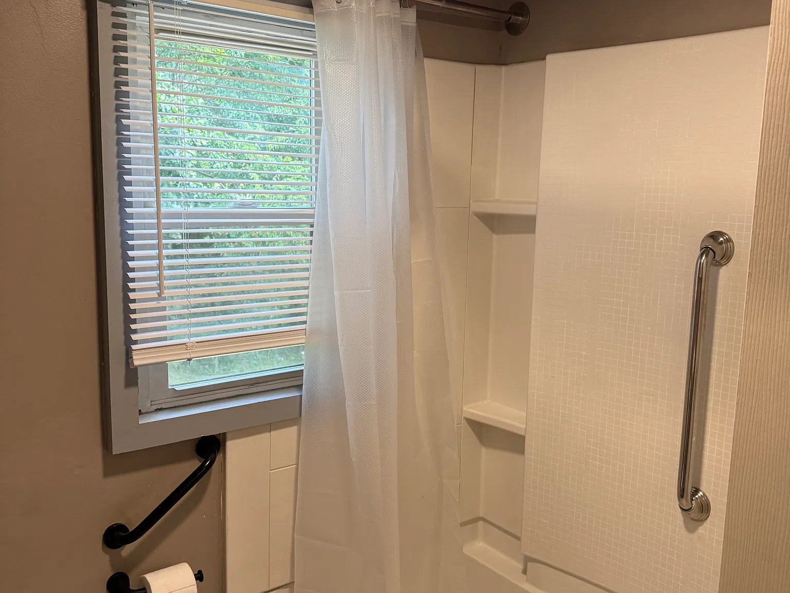 2 bed, 1000 sqft, $1,475 — Photo 4