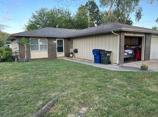 2702 Ridge Ct, Lawrence, KS 66046