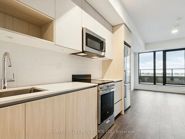 801 The Queensway #512 — Photo 16