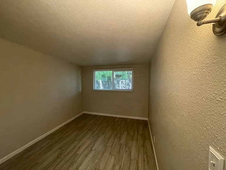 6708 E. Cheery Lynn Rd. — Photo 10