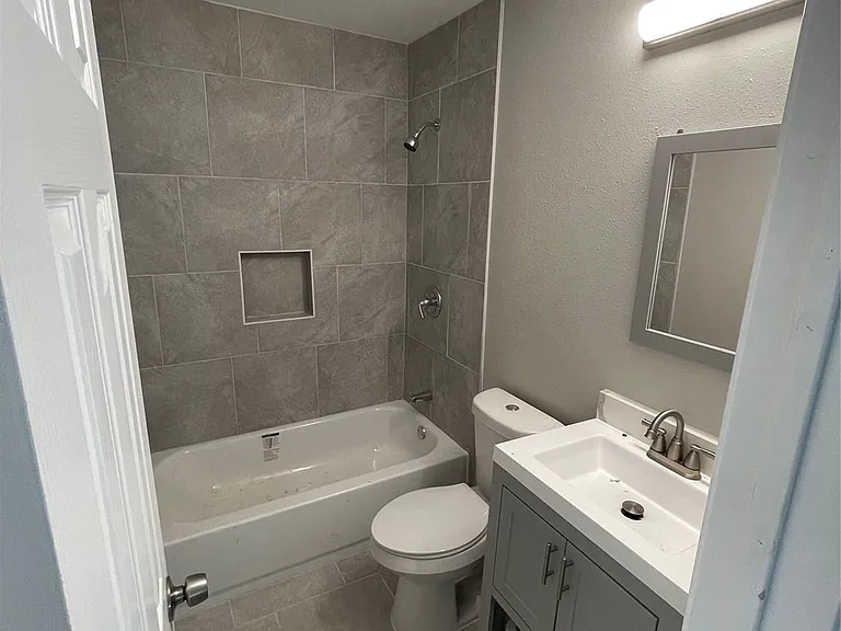 3211 Retta St — Photo 5
