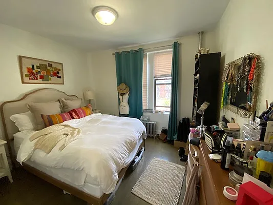 Rented by Mdays Realty | media 31