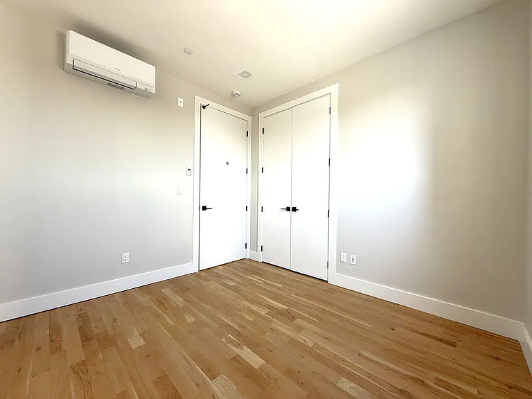 1700 Jerome Ave #6A — Photo 9