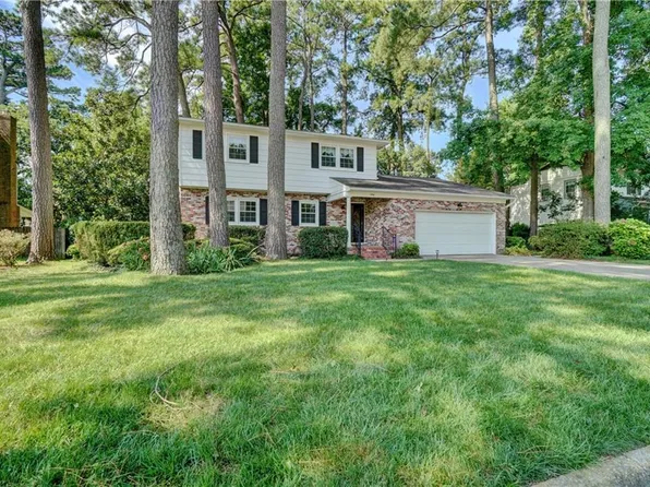 60 Carriage Hill Dr, Poquoson, VA 23662