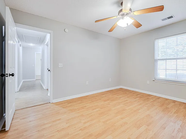 446 Shadowbrook Cir — Photo 17
