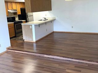 929 N 98th St APT 21, Seattle, WA 98103