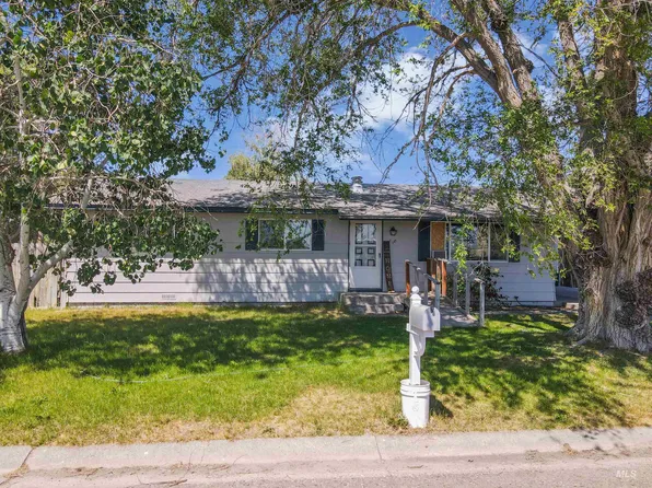 110 N 6th St E, Paul, ID 83347