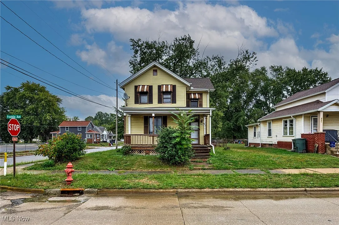 263 Franklin Ave photo 1