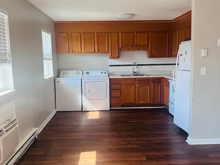 910 Calvin St #D — Photo 4