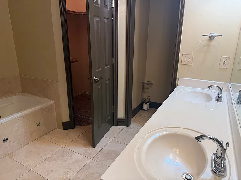 100 Ridge View Ct — Photo 5