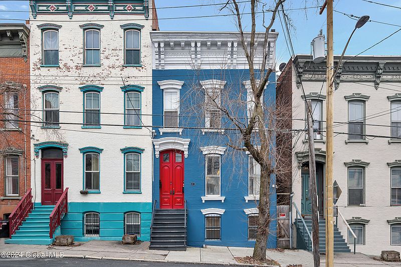 2nd image of 132 Grand Street