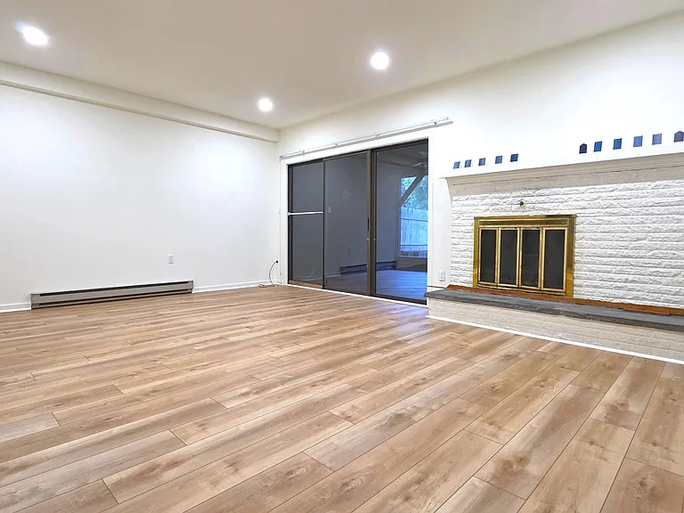 25 Village Dr — Photo 13