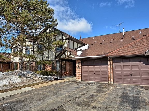 3rd image of 1044 Creekside Ct #2AR