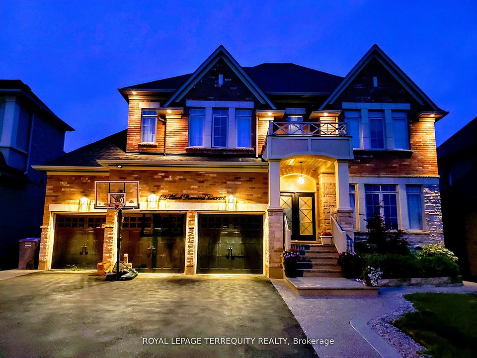 1st image of 19 Black Diamond Cres