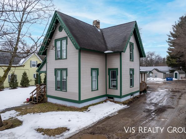 83 N 3rd Ave, Fruitport, MI 49415