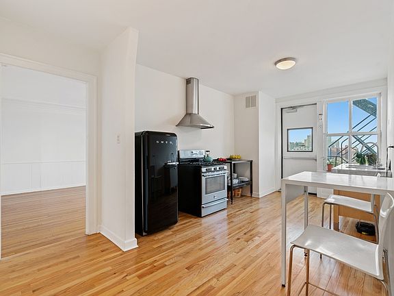 5th image of 5555 S Everett Ave #11-D