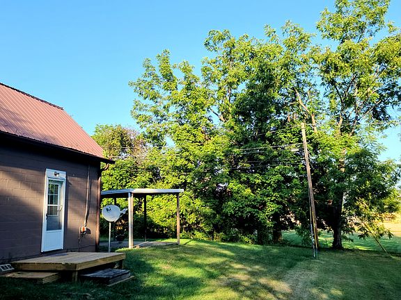 Side of building, Pavillion in rear