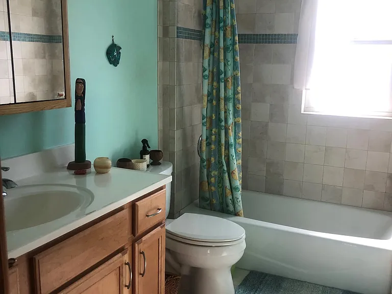 611 W Hill St — Photo 5