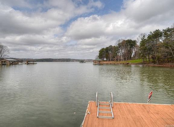 2nd image of 720 Lakeview Shores Loop