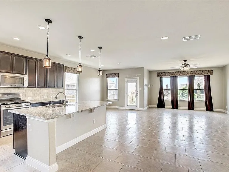 3433 De Torres Cir — Photo 2