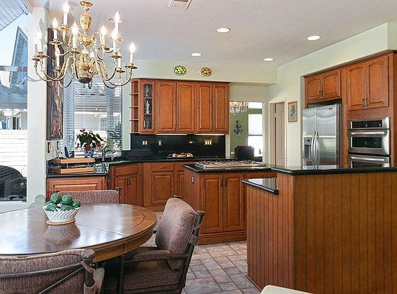 2209 Cedar Ridge Ct-large-014-3-Kitchen-