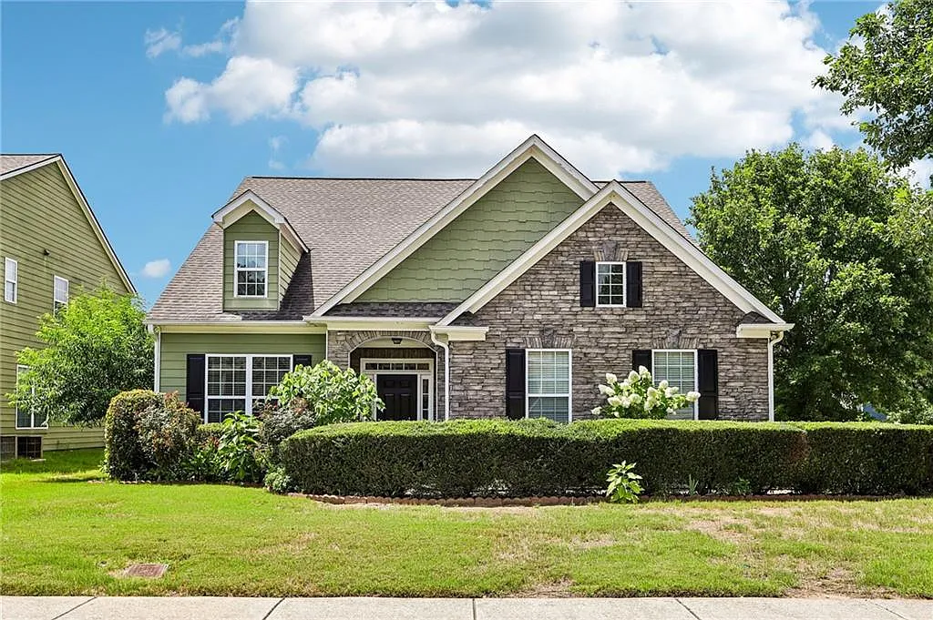 4 bed, 2.5 bath, 2526 sqft, $2,500 — Photo 1