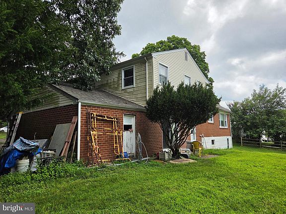 4th image of 405 Hempstead Cir #1012