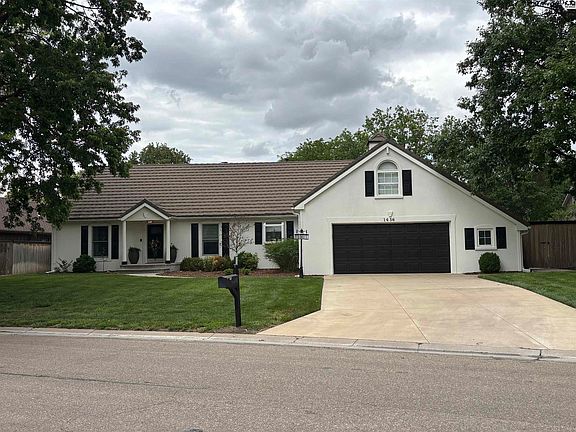 2nd image of 1456 Briarwood Ln