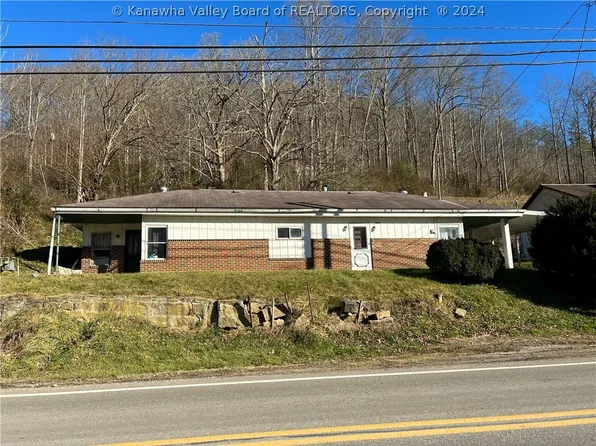 2973 Pond Fk Rd, Uneeda, WV 25205