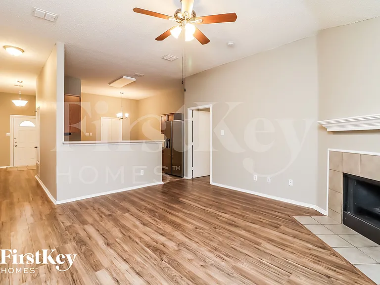 729 Ridge Top Dr — Photo 4