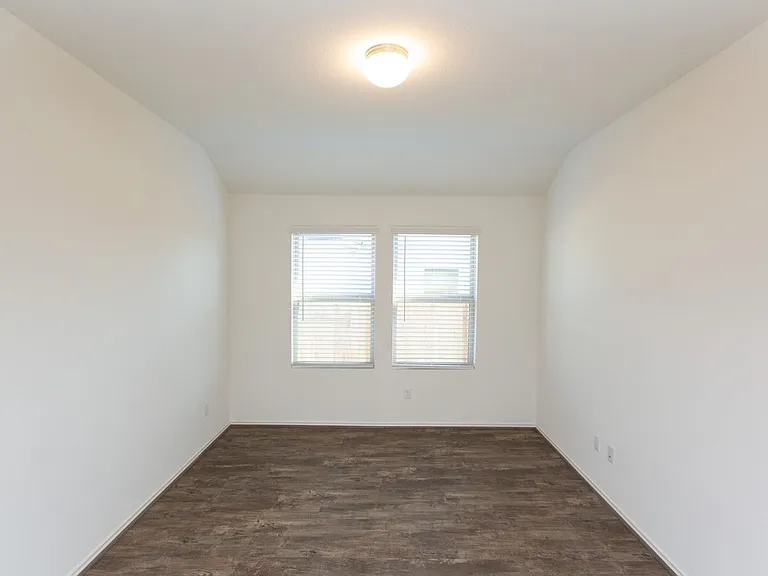 1003 Honey Locust Way — Photo 6