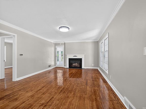 4th image of 3354 Garland Ave