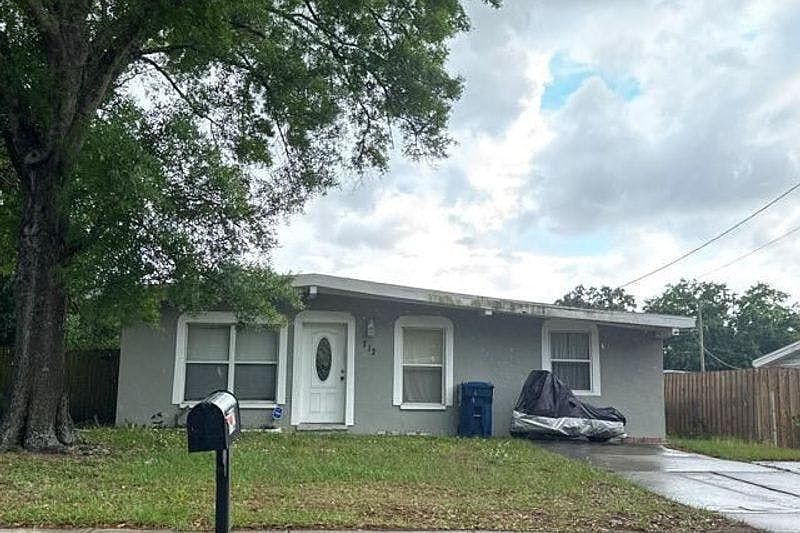 1st image of 712 W Country Club Dr
