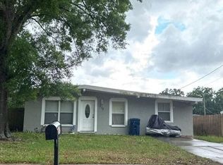 712 W Country Club Dr, Tampa, FL 33612