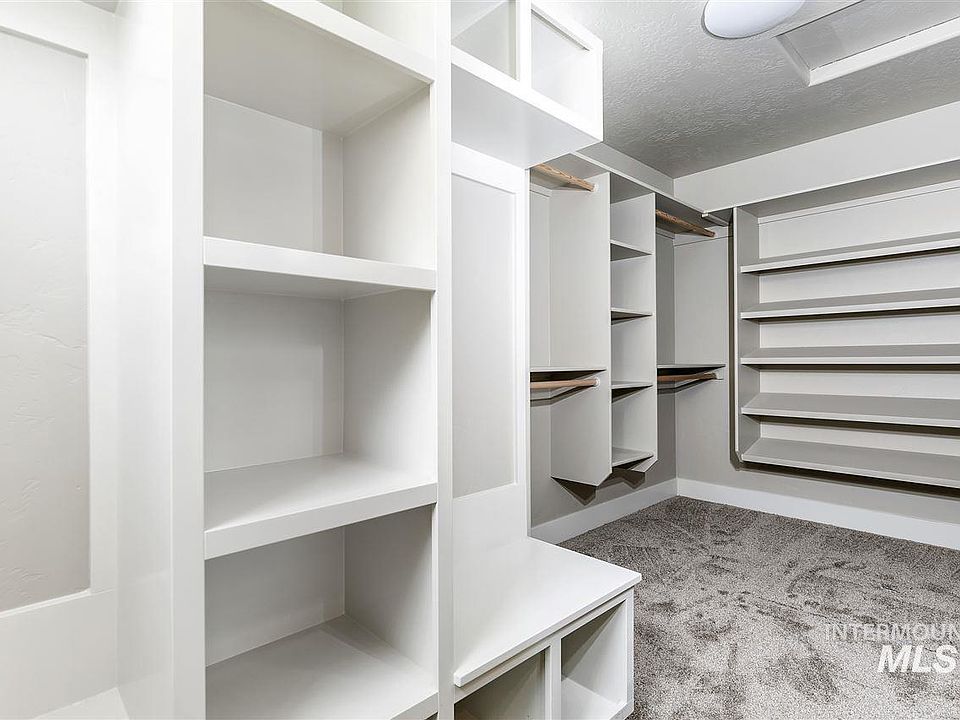 2nd image of 1166 W Recess Way