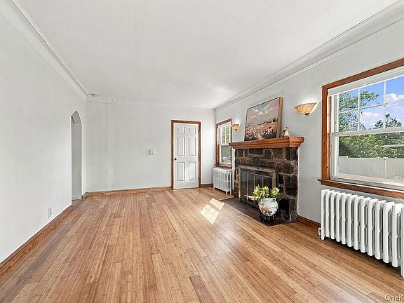 5th image of 120-02 9th Avenue