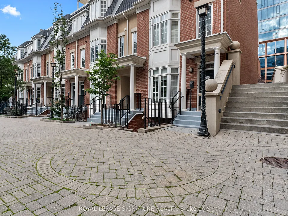 11 Niagara St #8