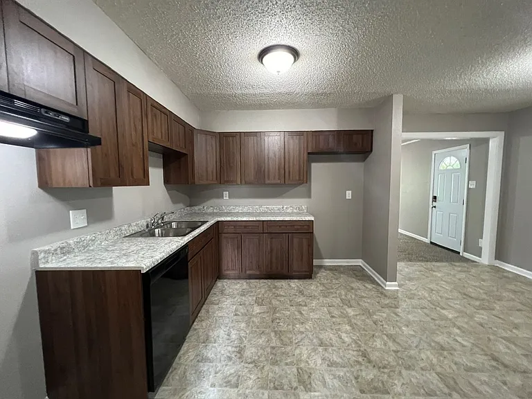 3642 Hallbrook St — Photo 2