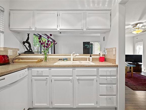 4th image of 6810 Deatonhill Dr APT 105