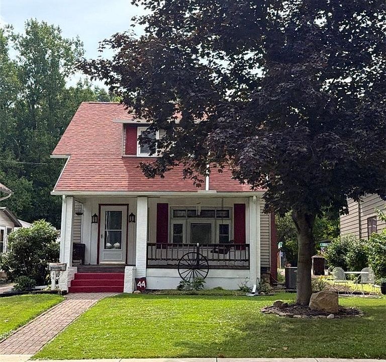 2nd image of 44 Water St
