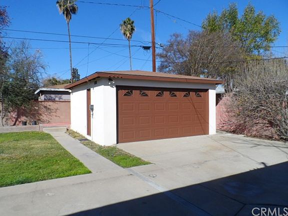 3rd image of 1553 College Ave