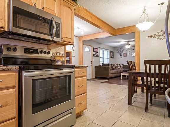 3rd image of 658 W Shepherd Dr