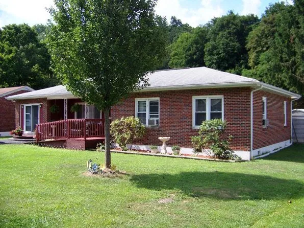 1736 Maple Acres Rd, Princeton, WV 24739